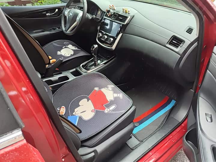 Фото 8 - Nissan Tiida