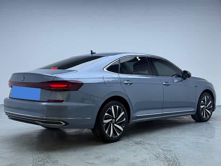 Фото 4 - Volkswagen Passat