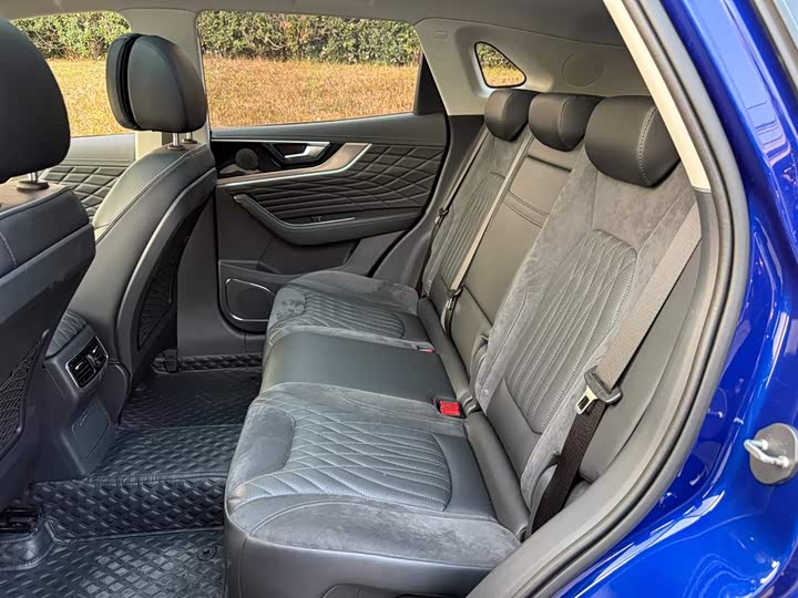 Фото 9 - Hongqi HS5