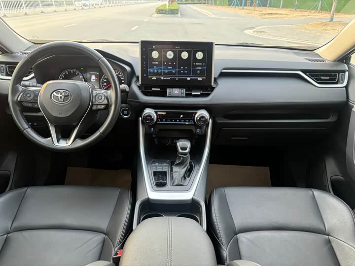 Фото 8 - Toyota Wildlander