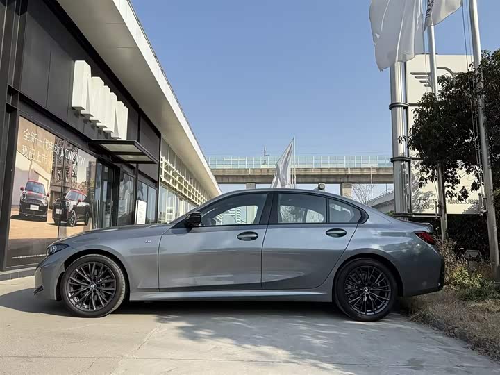 Фото 2 - BMW 3 Series