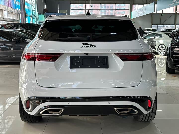 Фото 5 - Jaguar F-Pace
