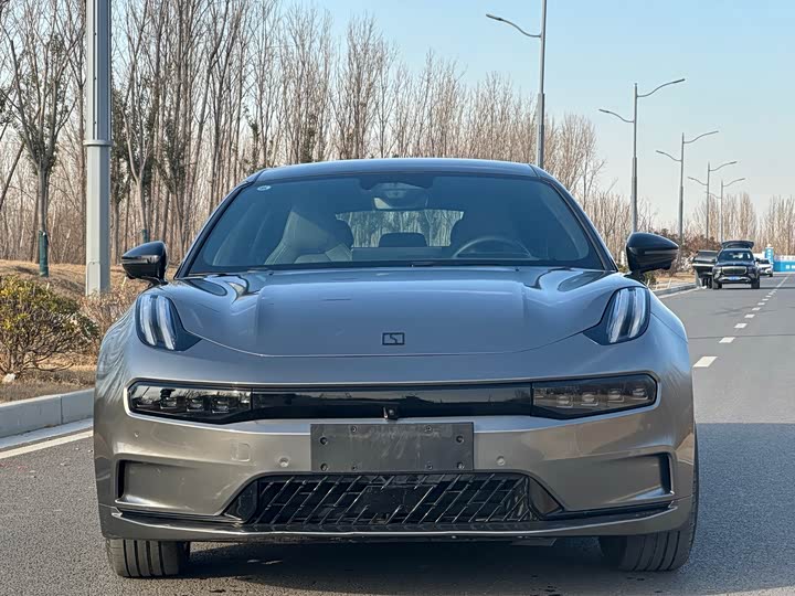 Фото 2 - Zeekr 001