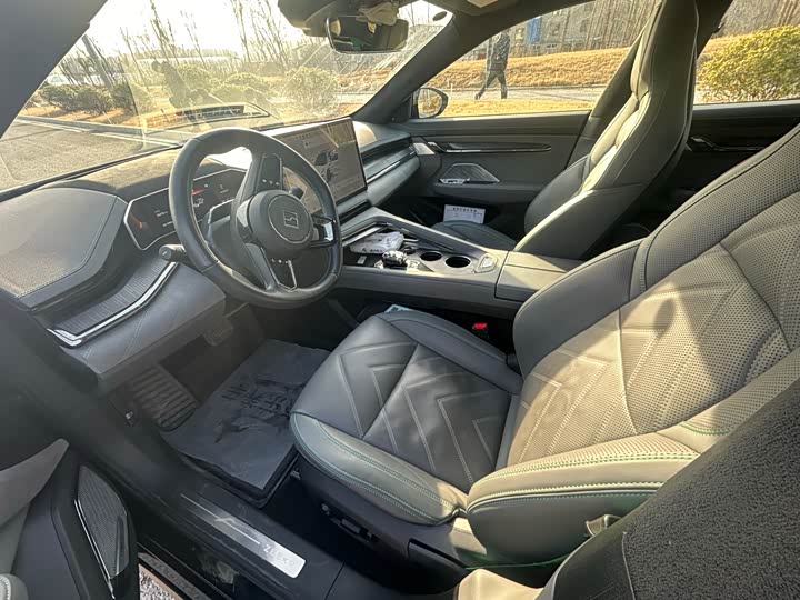 Фото 4 - Zeekr 001