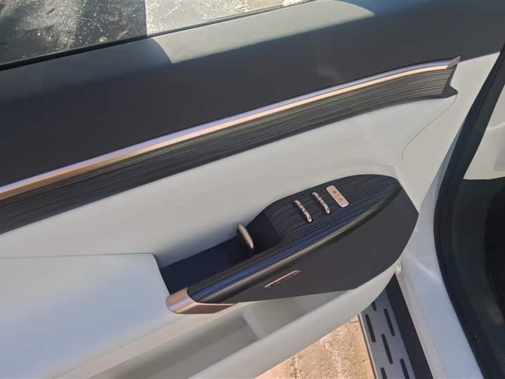 Фото 7 - Dongfeng Yipai eπ 008