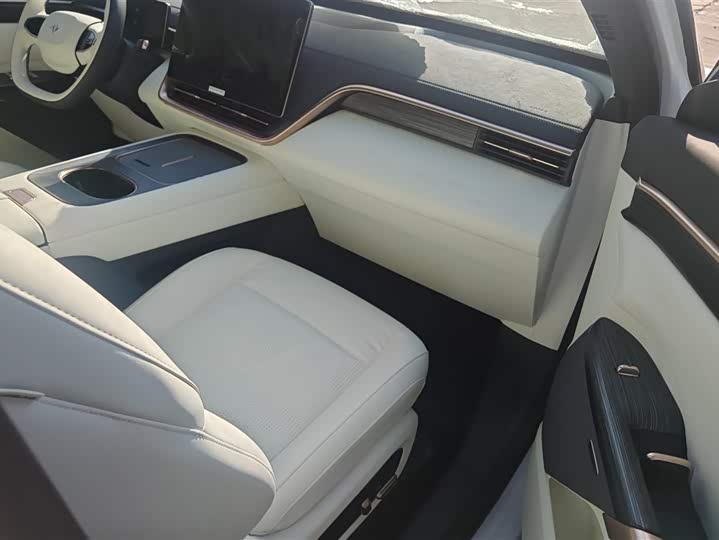 Фото 8 - Dongfeng Yipai eπ 008