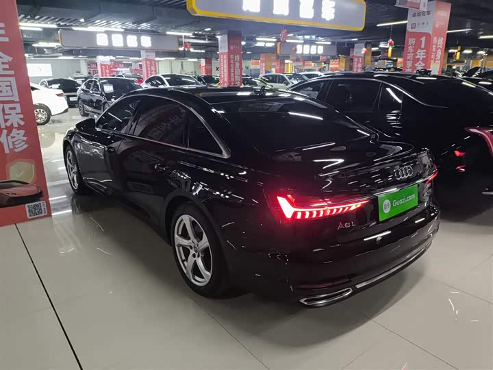 Фото 5 - Audi A6L