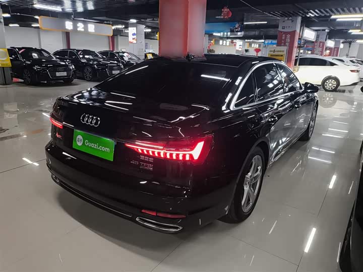 Фото 7 - Audi A6L