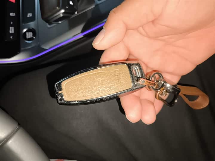 Фото 9 - Audi A6L