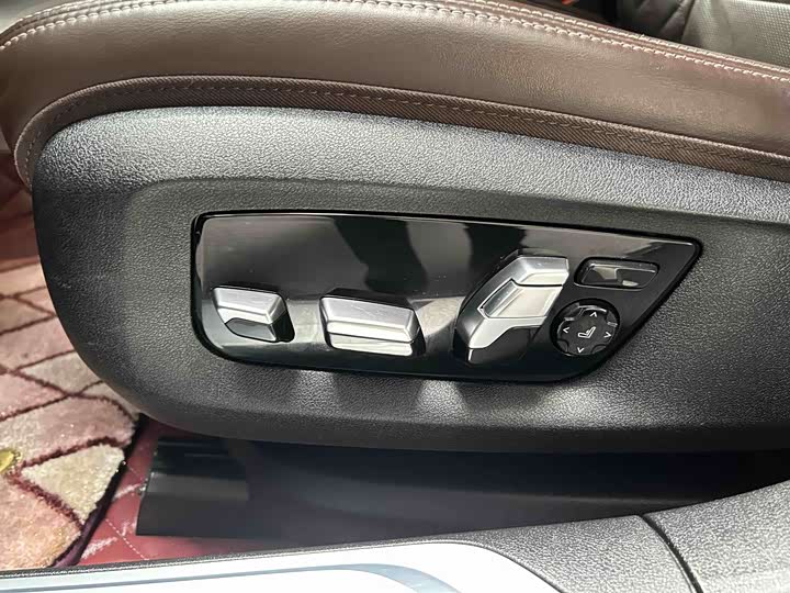 Фото 5 - BMW 7 Series