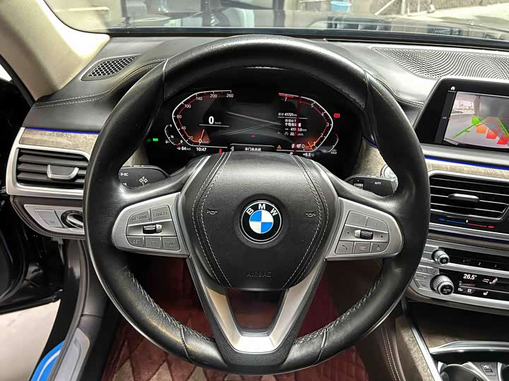 Фото 8 - BMW 7 Series