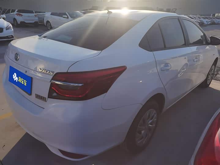 Фото 3 - Toyota Vios