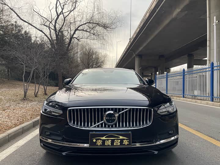 Фото 2 - Volvo S90