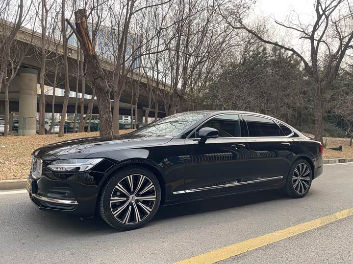 Фото 3 - Volvo S90