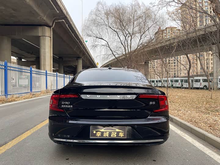 Фото 6 - Volvo S90