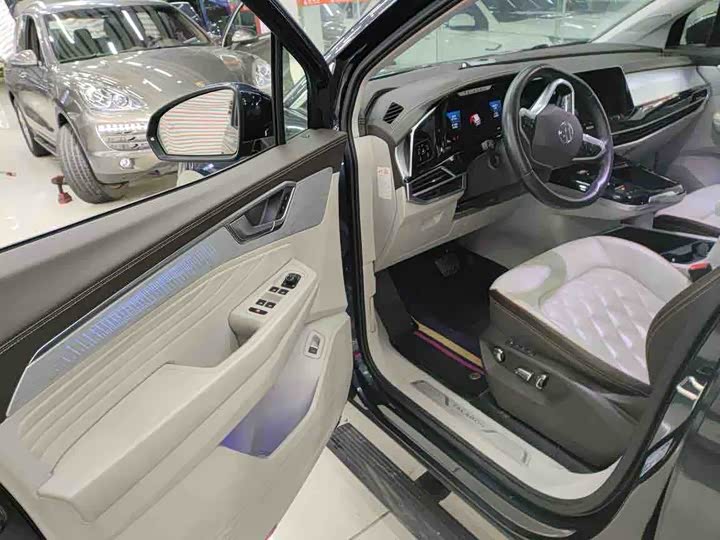 Фото 8 - Volkswagen Talagon