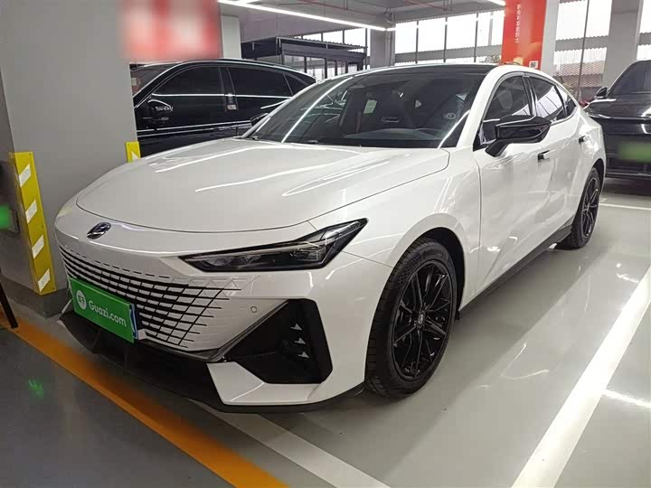 Фото 2 - Changan UNI-V