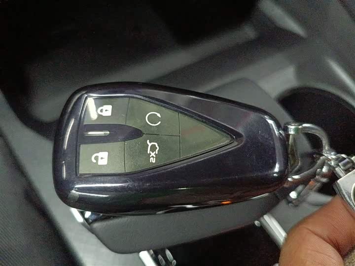 Фото 9 - Changan UNI-V