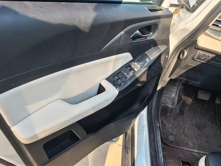 Фото 7 - Geely Geometry E Firefly