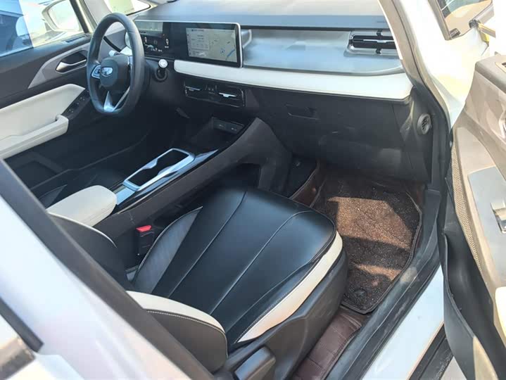 Фото 8 - Geely Geometry E Firefly