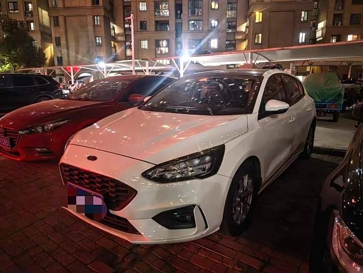 Фото 1 - Ford Focus