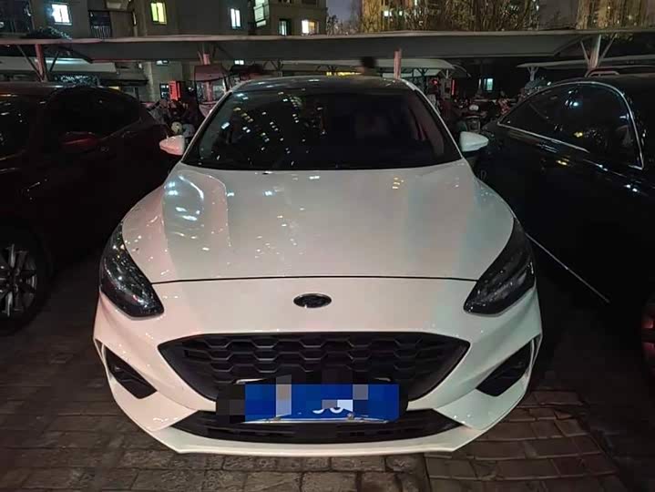 Фото 2 - Ford Focus