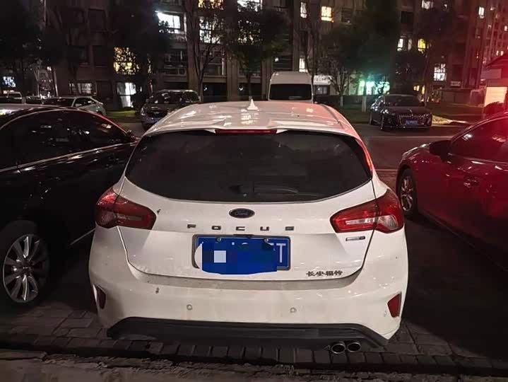 Фото 4 - Ford Focus