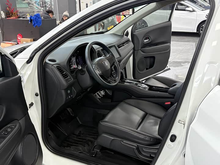 Фото 4 - Honda Vezel