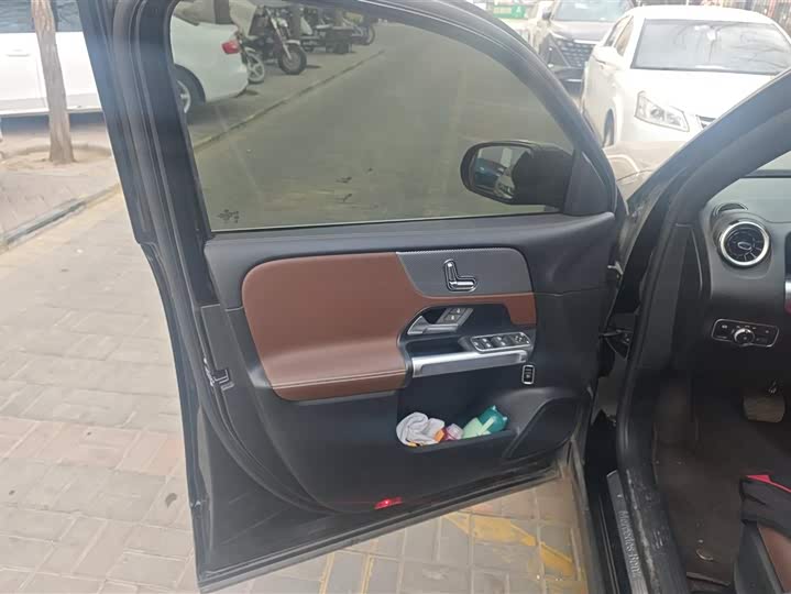 Фото 7 - Mercedes-Benz GLB-Class