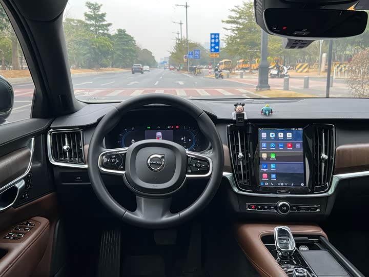 Фото 4 - Volvo S90