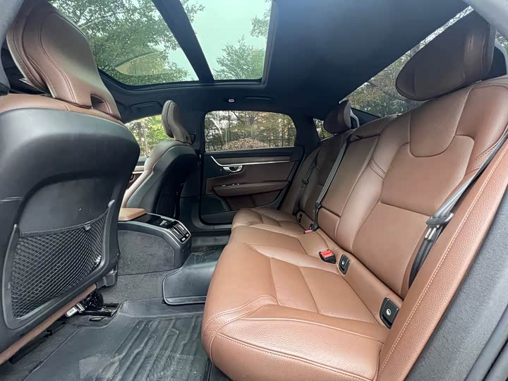 Фото 6 - Volvo S90