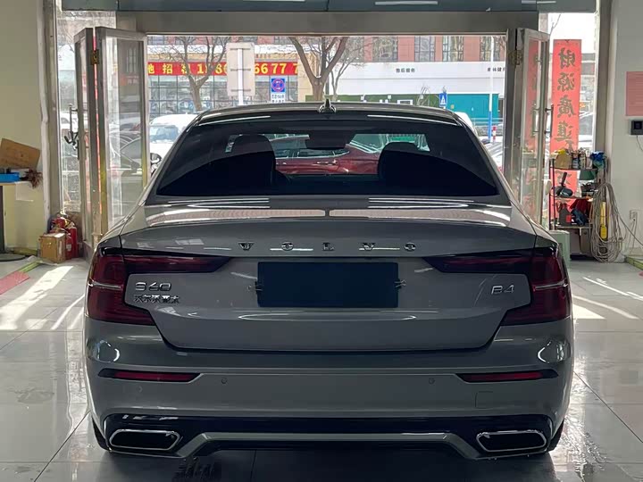 Фото 4 - Volvo S60