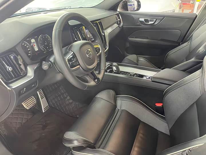 Фото 7 - Volvo S60