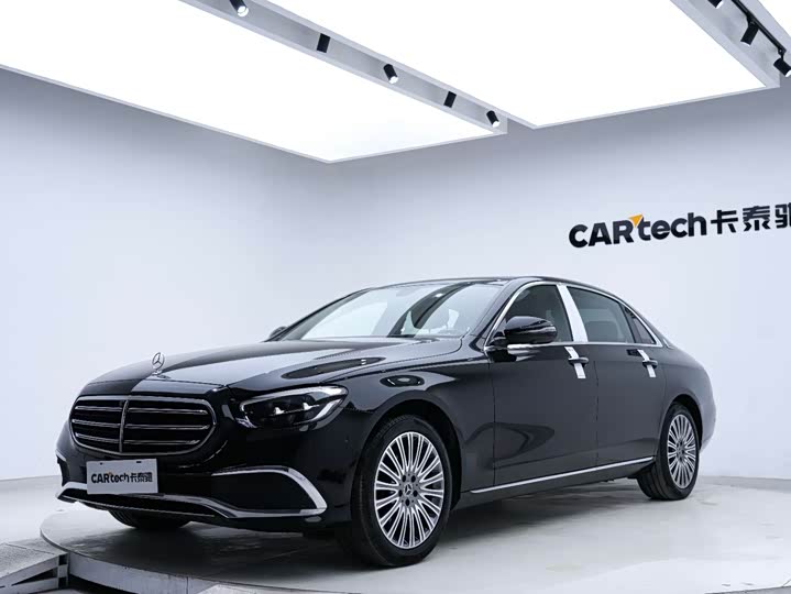 Фото 1 - Mercedes-Benz E-Class