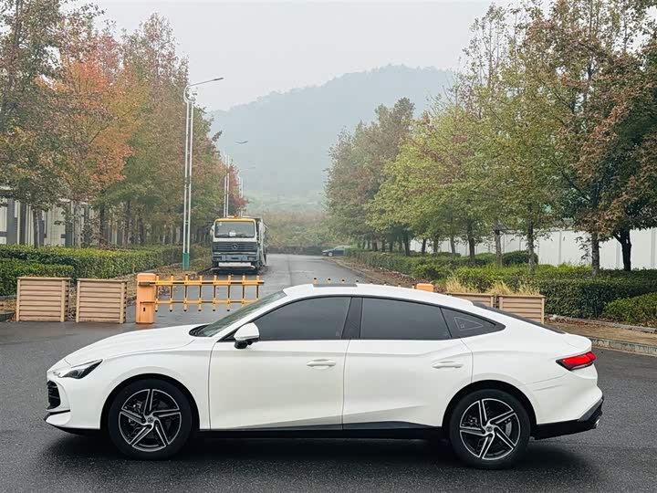 Фото 4 - MG Motor 7