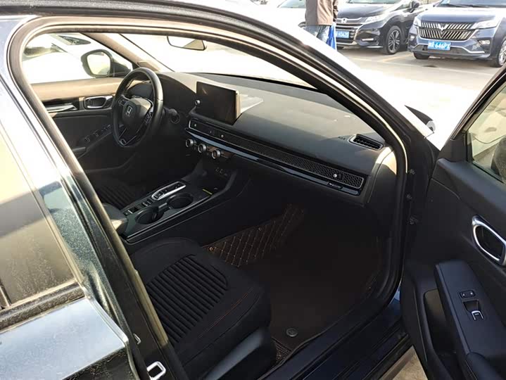 Фото 8 - Honda Civic