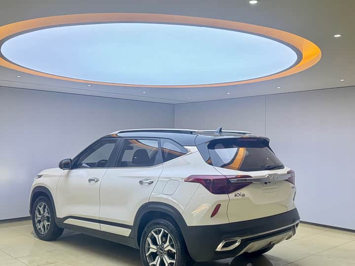 Фото 4 - Kia KX3