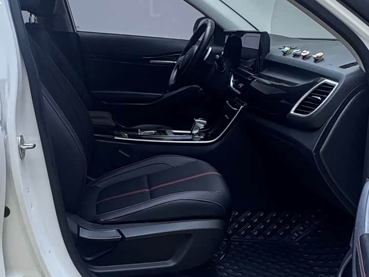 Фото 7 - Kia KX3