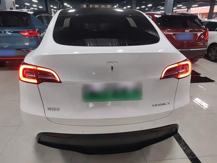 Фото 6 - Tesla Model Y