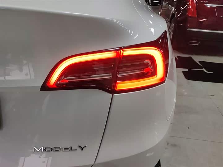 Фото 8 - Tesla Model Y