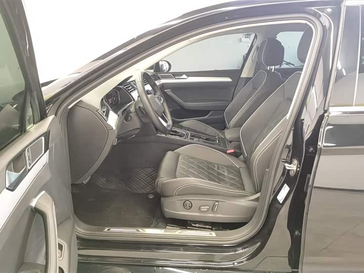 Фото 5 - Volkswagen Magotan GTE Hybrid