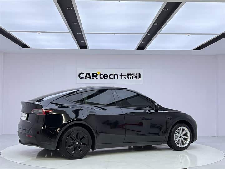 Фото 6 - Tesla Model Y