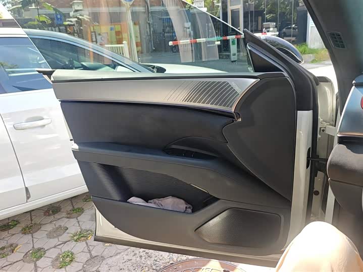 Фото 7 - Geely Jiyue 01