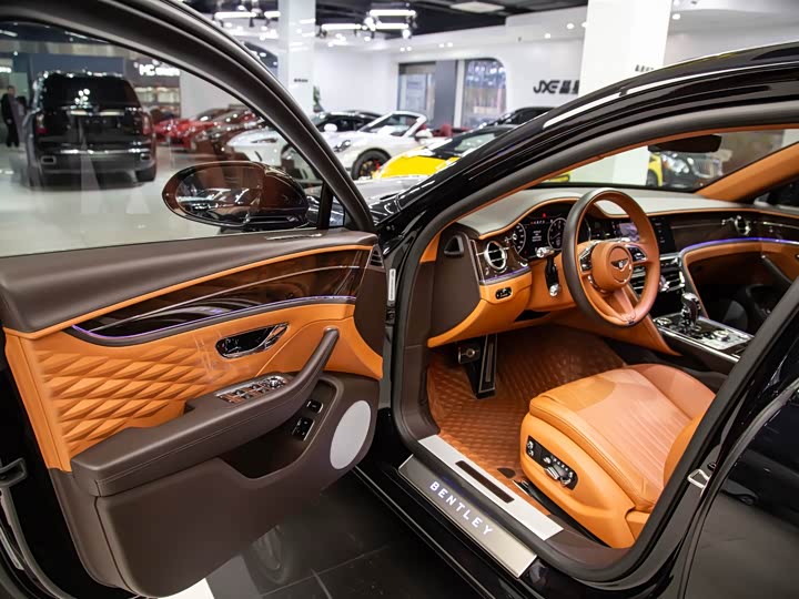 Фото 4 - Bentley Flying Spur