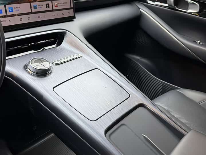 Фото 9 - Geely Galaxy E5