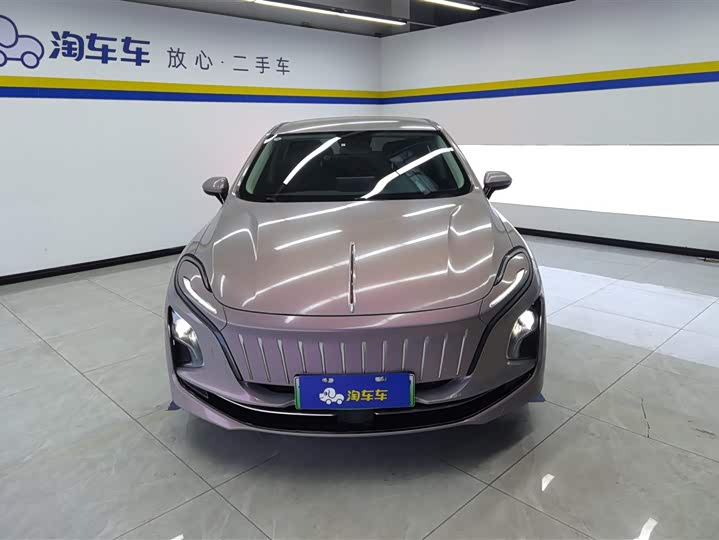 Фото 2 - Hongqi E-QM5