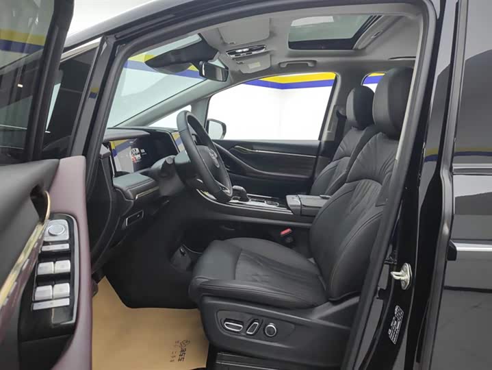 Фото 9 - GAC Trumpchi M8