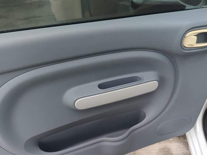 Фото 7 - Bestune Pony