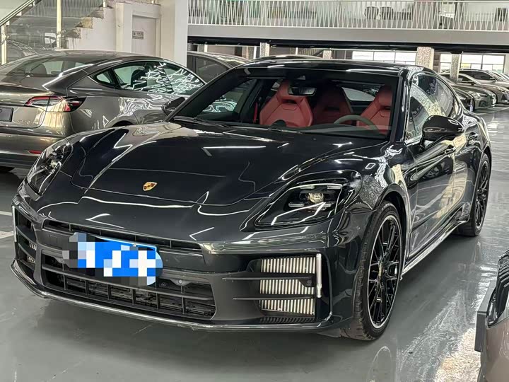 Фото 1 - Porsche Panamera