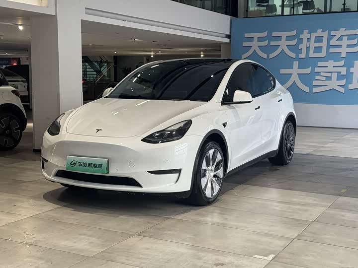 Фото 1 - Tesla Model Y